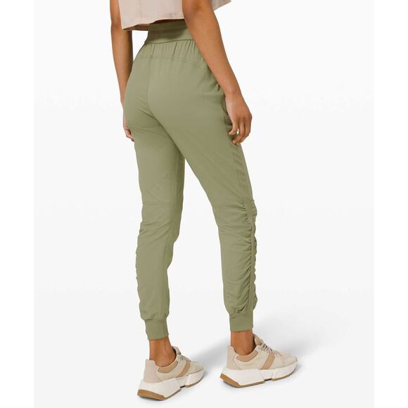 Lululemon Beyond the Studio Jogger Lightweight Stretch Green Women's Size 4 2021 - Picture 4 of 12
